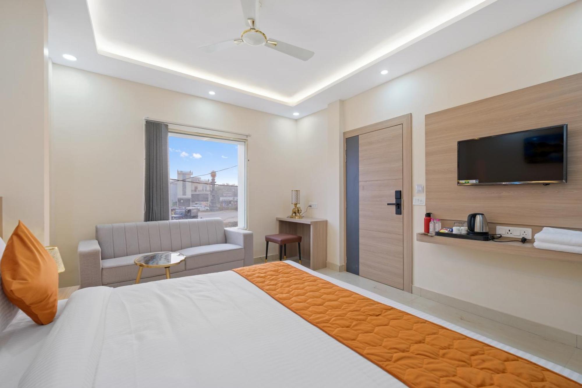 Hotel Sudarshan Ayodhya Exteriér fotografie