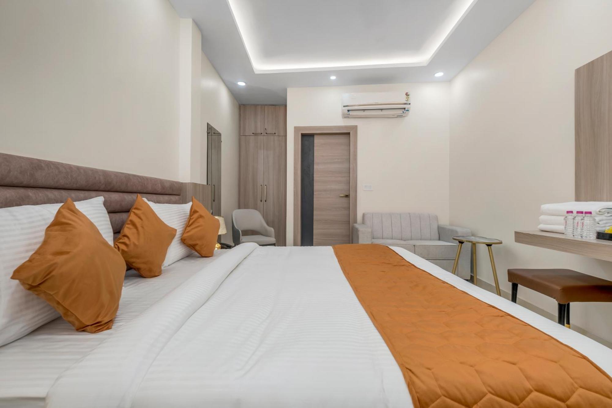 Hotel Sudarshan Ayodhya Exteriér fotografie