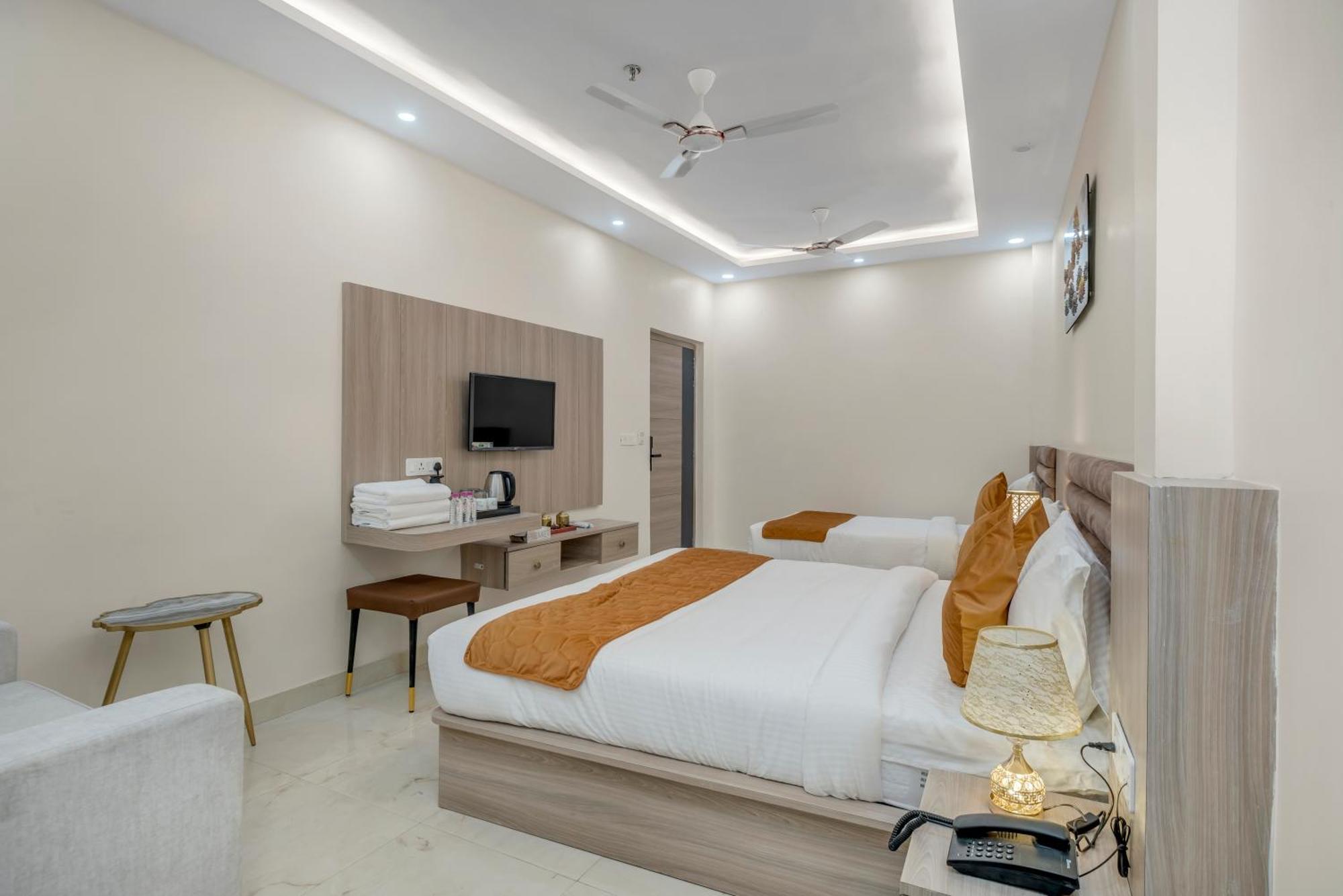 Hotel Sudarshan Ayodhya Exteriér fotografie