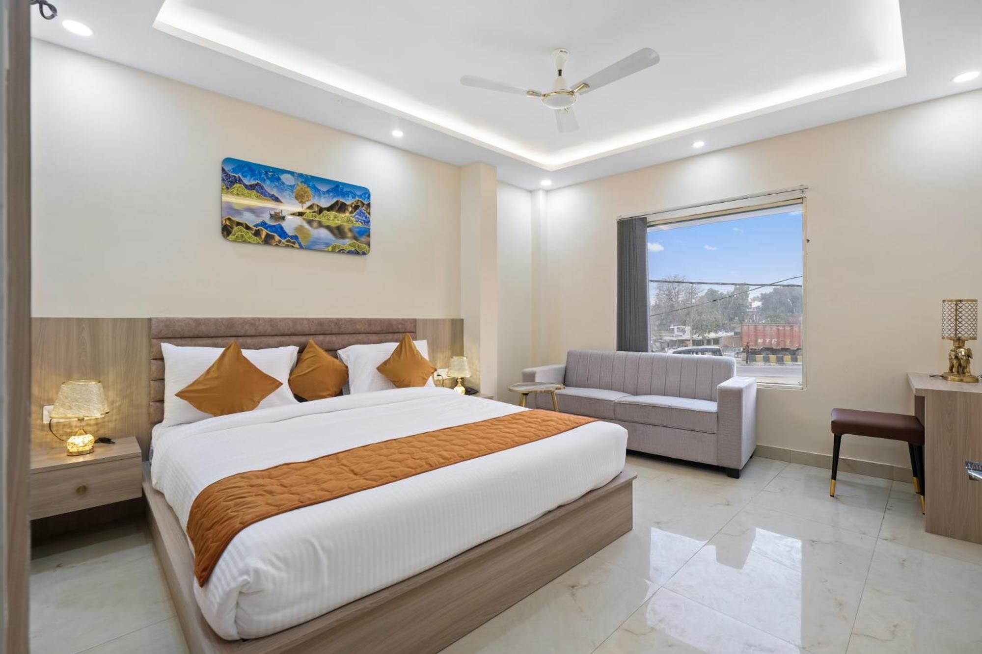 Hotel Sudarshan Ayodhya Exteriér fotografie