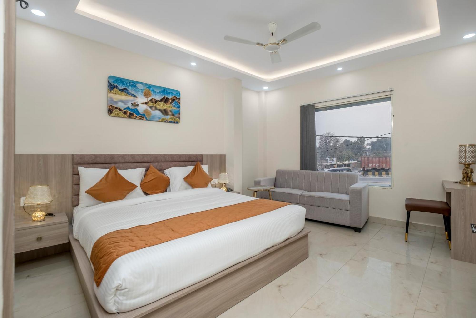 Hotel Sudarshan Ayodhya Exteriér fotografie